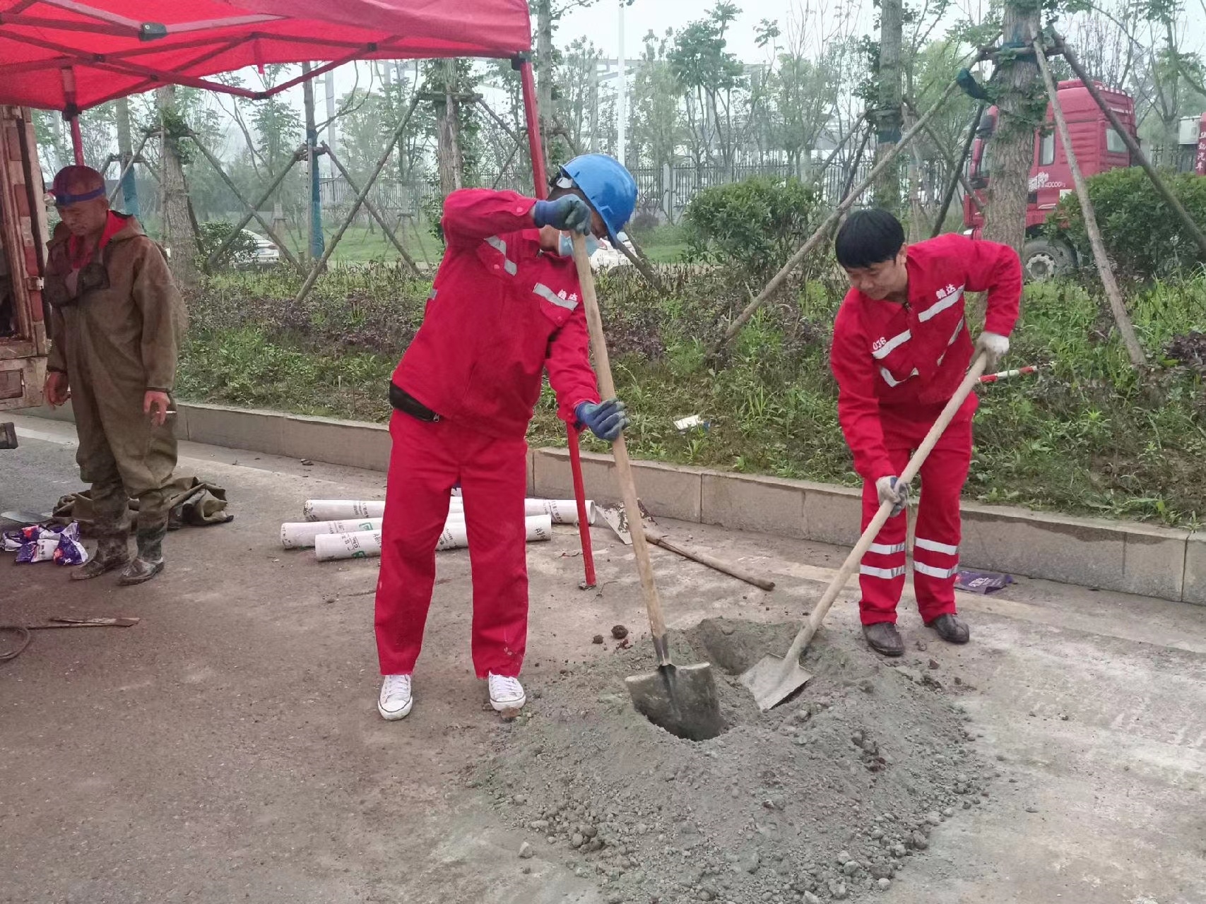 南城街道管道疏通哪家好】及时进行市政管道清淤