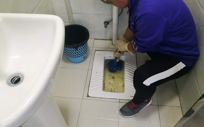 南城街道疏通蹲坑