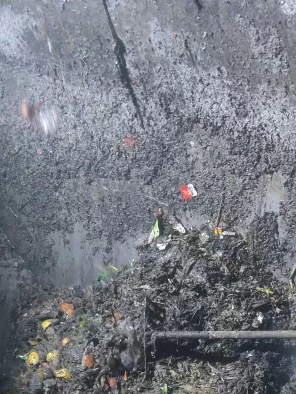 南城街道污水池清理